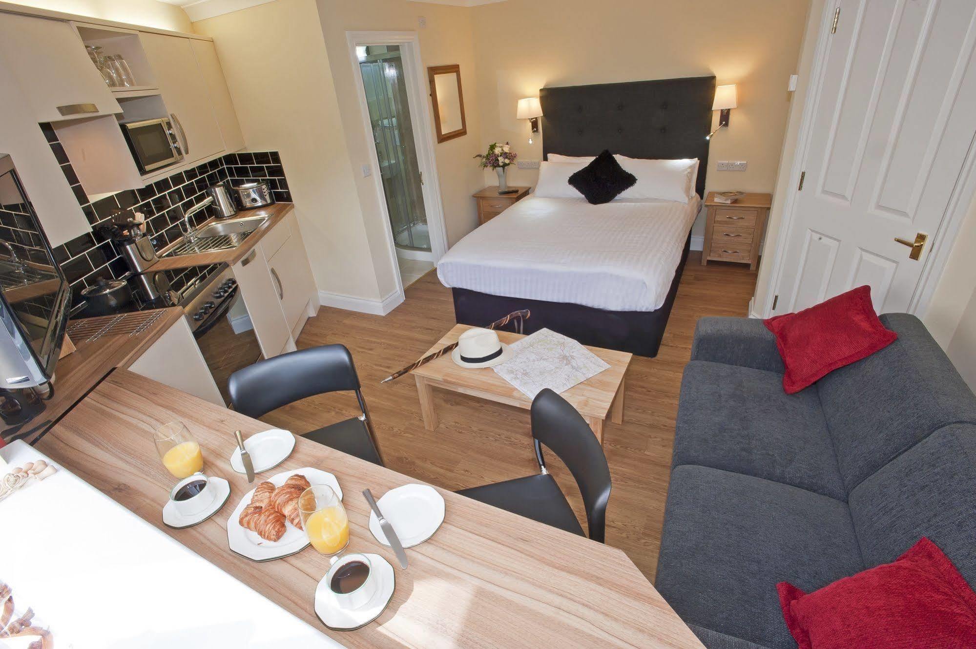Peartree Serviced Apartments Salisbury Exterior foto